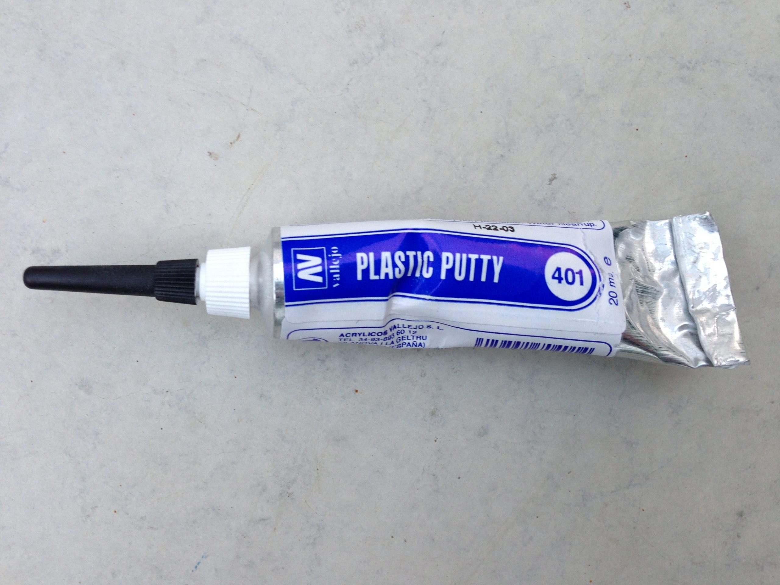 Scarhandpainting HA Vallejo Plastic Putty 32 