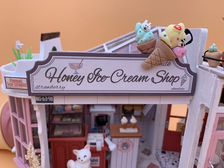 Review: Robotime Miniatuur Huisje Honey Ice Cream Shop DG148