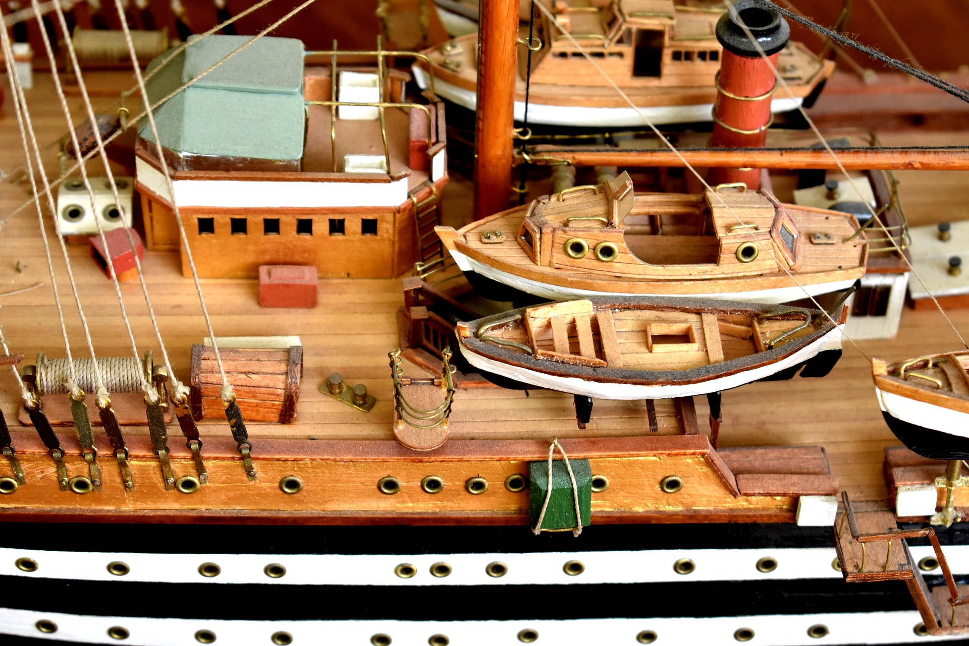 Mark bouwt aan modelschip te weten overgrootmoeder ook op schip zat – Modelbouw.nl