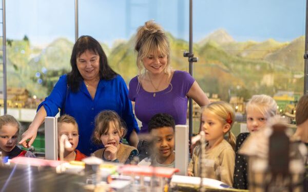 Sylvana IJsselmuiden heeft eigen trein in Modelspoor Museum Sneek