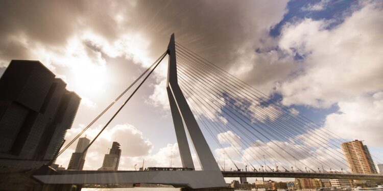 Erasmusbrug krijgt onderhoudsbeurt, ook bij Miniworld Rotterdam?