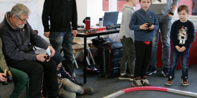 Speciaal in de meivakantie: Modelspoor Museum op koers bij Mini-Z racing